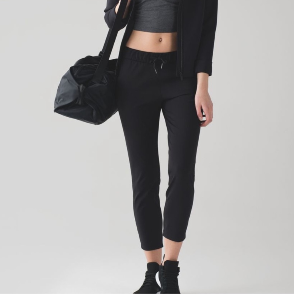 Lululemon On The Fly pants. Size 10. Black.